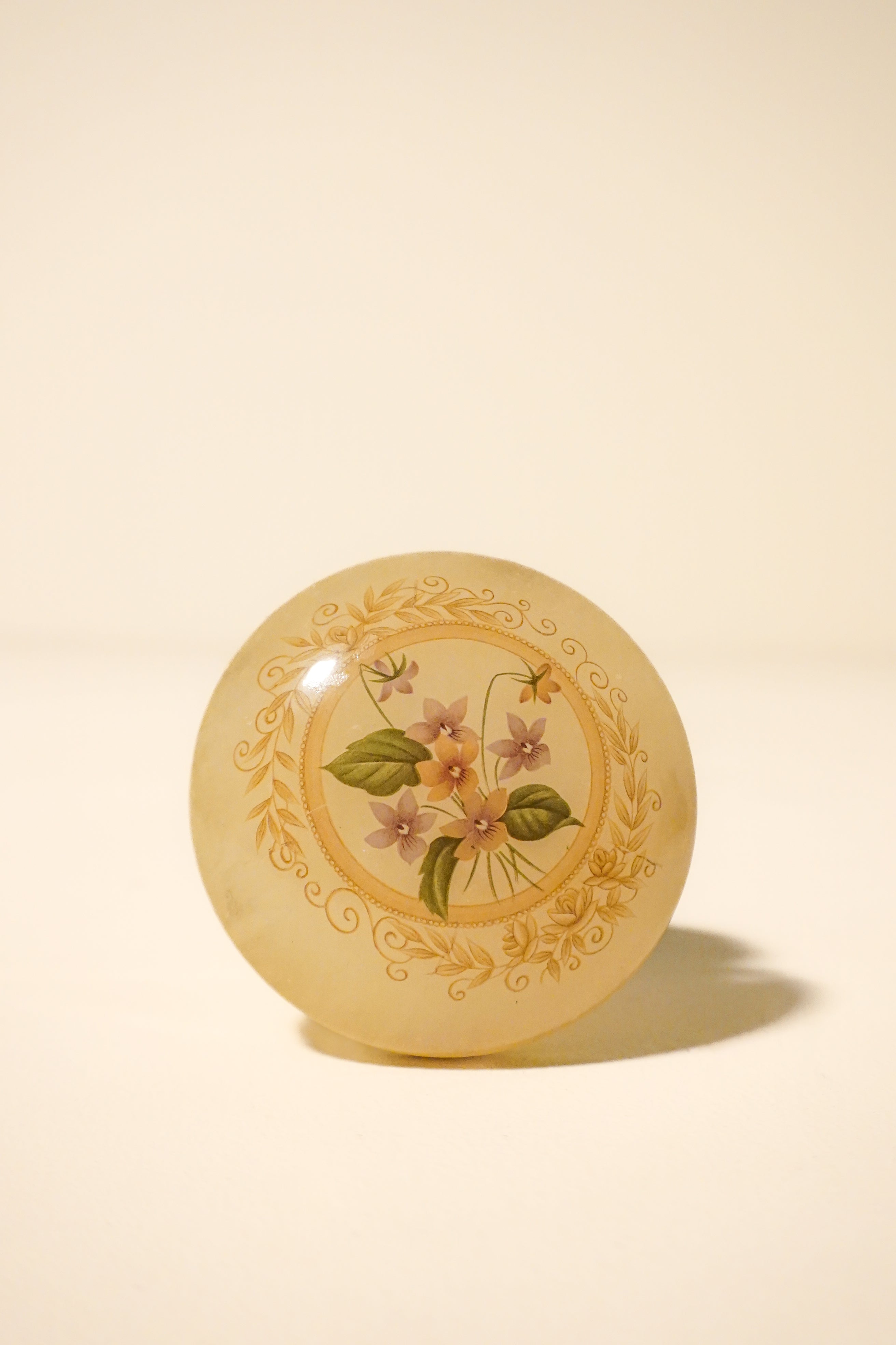 Hand Painted Alabaster Box in Violet – album